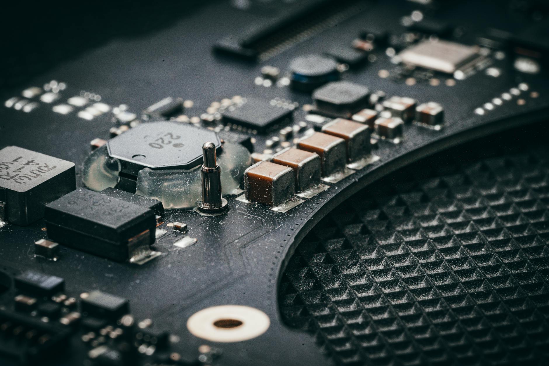 Combien coûte un disjoncteur ? Fourchettes et conseils pro