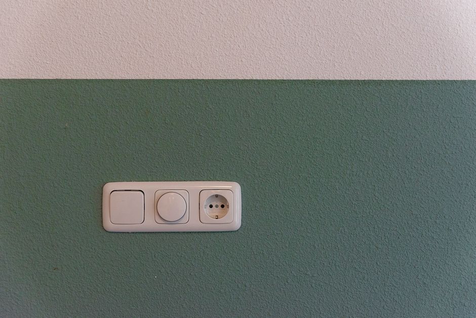 Chantier de coût installation prise électrique